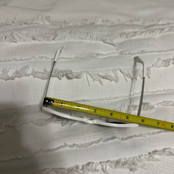 White sunglasses - Picture 6 of 7